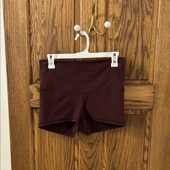 Lululemon Boogie Short Full-On Luon Roll Down Reversible Burgundy Size 10 - Picture 9 of 10